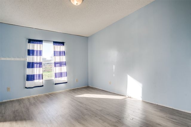 5705 N Sunchase Drive, Granbury, TX 76049