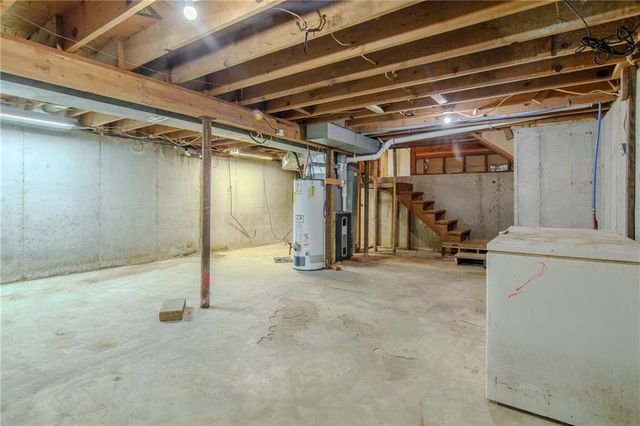 711 Kristi Lane, Urich, MO 64788