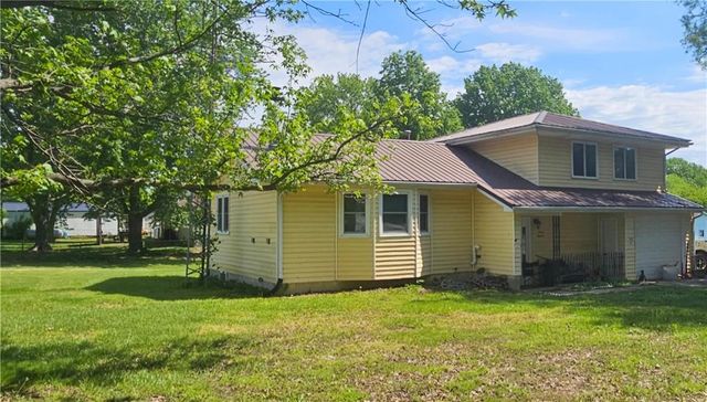 711 Kristi Lane, Urich, MO 64788