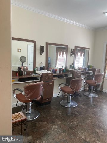 7823 BELLE POINT DR, Greenbelt, MD 20770