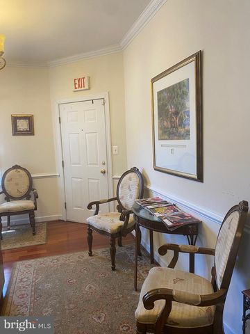 7823 BELLE POINT DR, Greenbelt, MD 20770