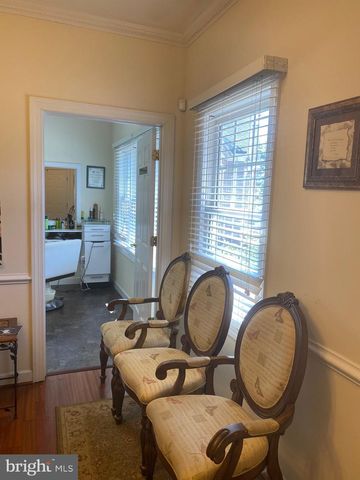 7823 BELLE POINT DR, Greenbelt, MD 20770