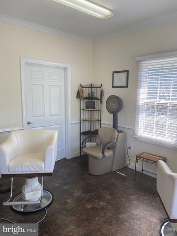 7823 BELLE POINT DR, Greenbelt, MD 20770