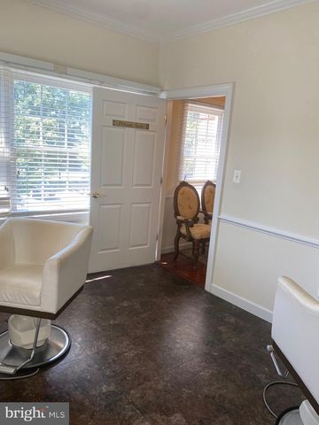 7823 BELLE POINT DR, Greenbelt, MD 20770