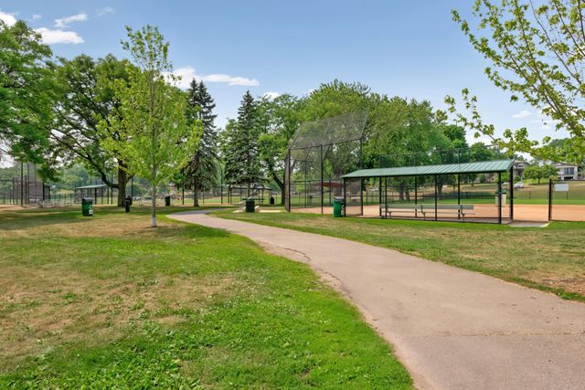 6033 Washburn Avenue S, Minneapolis, MN 55410