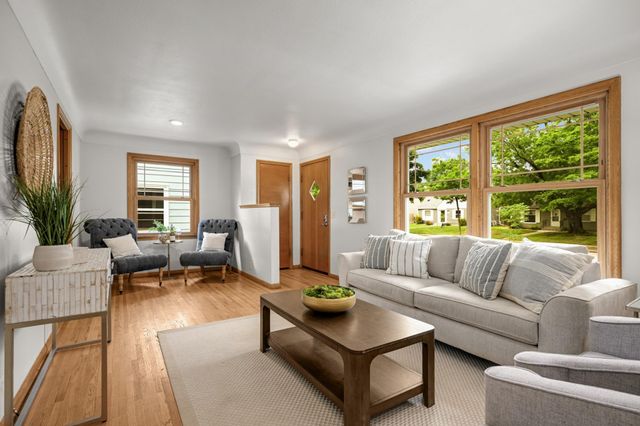 6033 Washburn Avenue S, Minneapolis, MN 55410