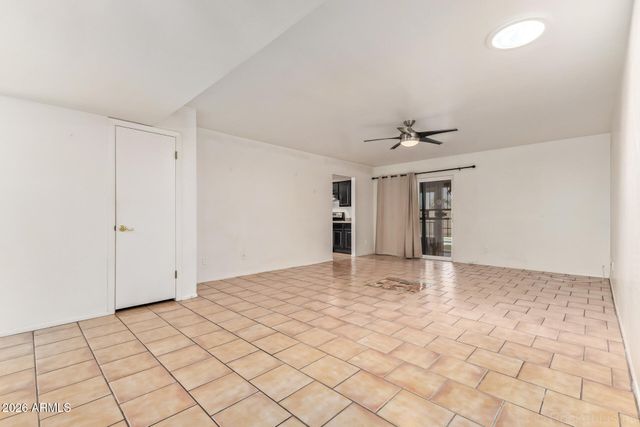 2902 E CLAIRE Drive, Phoenix, AZ 85032