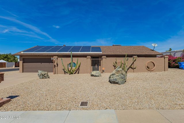 2902 E CLAIRE Drive, Phoenix, AZ 85032