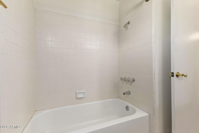 2902 E CLAIRE Drive, Phoenix, AZ 85032