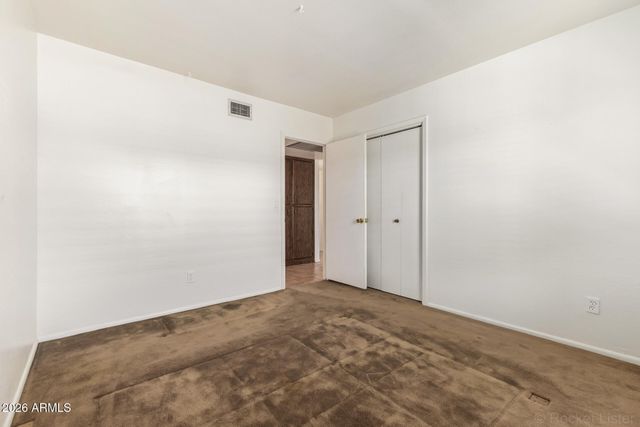 2902 E CLAIRE Drive, Phoenix, AZ 85032