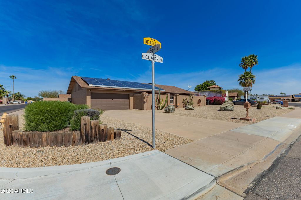 2902 E CLAIRE Drive, Phoenix, AZ 85032 — photo 3