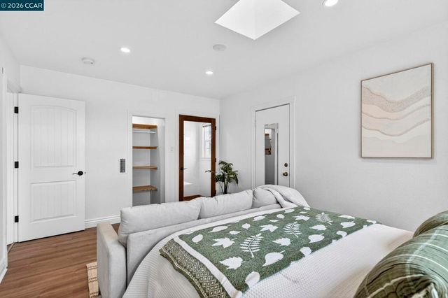 7333 7333 Sunkist Dr, Oakland, CA 94605