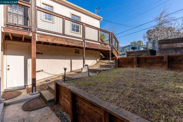 7333 7333 Sunkist Dr, Oakland, CA 94605