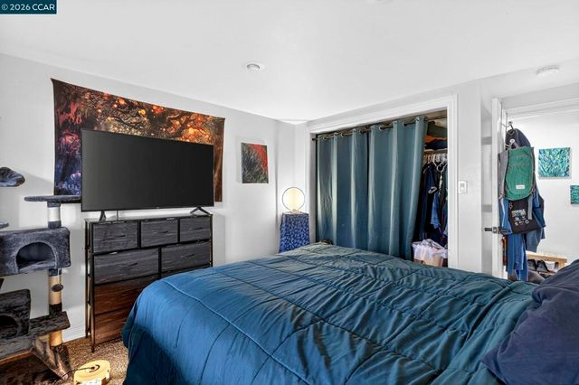 7333 7333 Sunkist Dr, Oakland, CA 94605