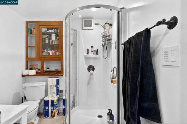 7333 7333 Sunkist Dr, Oakland, CA 94605