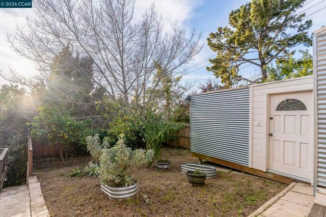 7333 7333 Sunkist Dr, Oakland, CA 94605