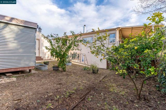 7333 7333 Sunkist Dr, Oakland, CA 94605