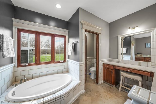 440 Kimberly Drive, Aurora, OH 44202