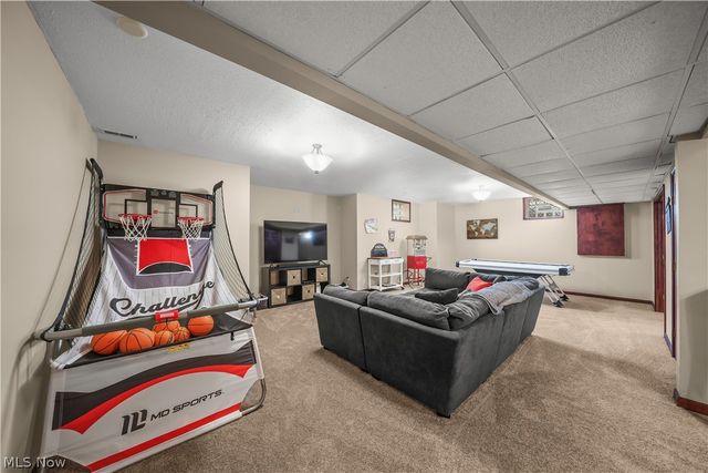 440 Kimberly Drive, Aurora, OH 44202