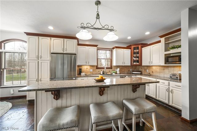 440 Kimberly Drive, Aurora, OH 44202