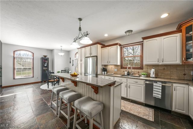 440 Kimberly Drive, Aurora, OH 44202