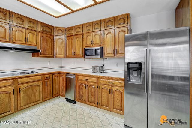 12821 Wellsford Circle, Anchorage, AK 99516