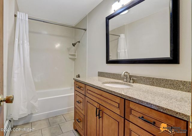 12821 Wellsford Circle, Anchorage, AK 99516