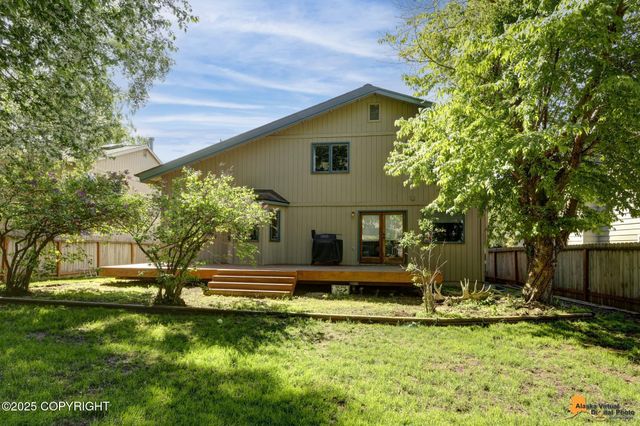 12821 Wellsford Circle, Anchorage, AK 99516