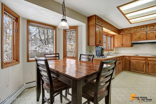 12821 Wellsford Circle, Anchorage, AK 99516
