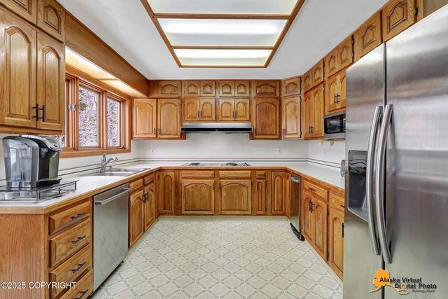 12821 Wellsford Circle, Anchorage, AK 99516