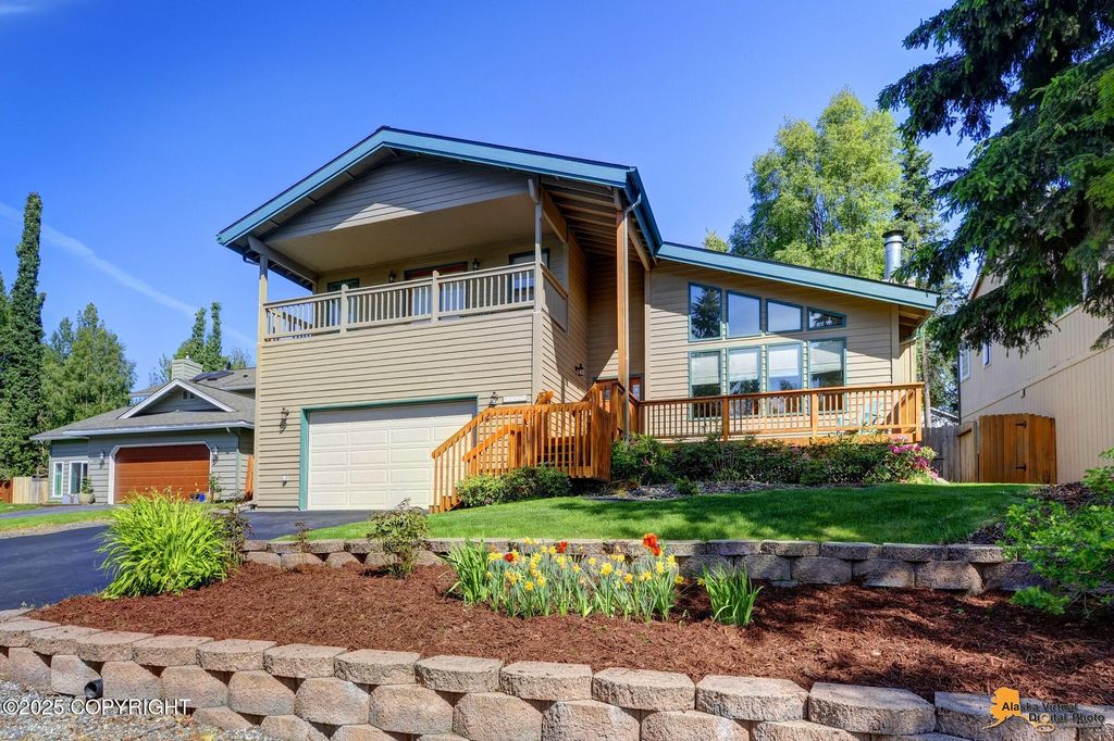 12821 Wellsford Circle, Anchorage, AK 99516