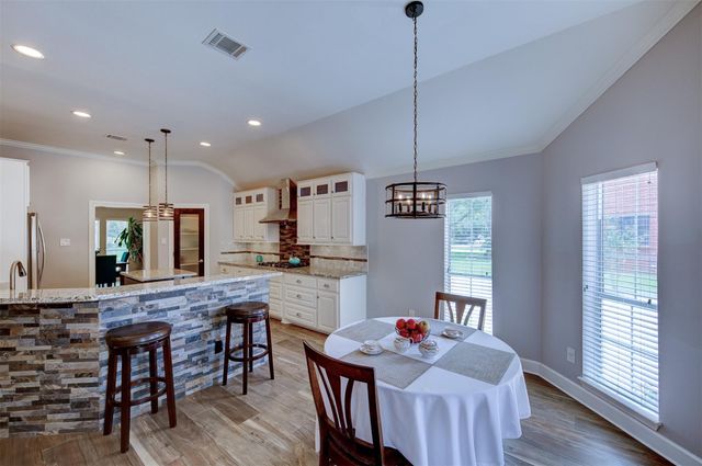 2901 Harvest Hill Drive, Friendswood, TX 77546