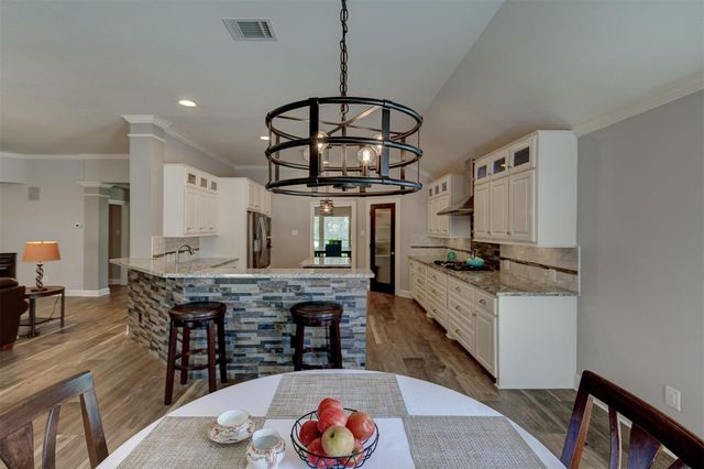 2901 Harvest Hill Drive, Friendswood, TX 77546