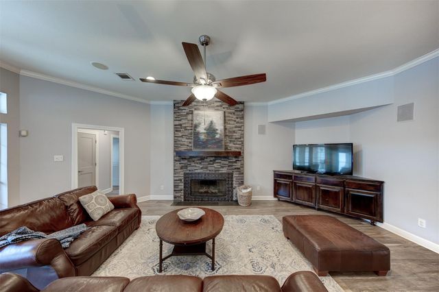 2901 Harvest Hill Drive, Friendswood, TX 77546