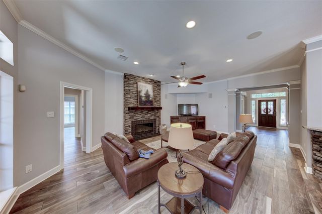 2901 Harvest Hill Drive, Friendswood, TX 77546