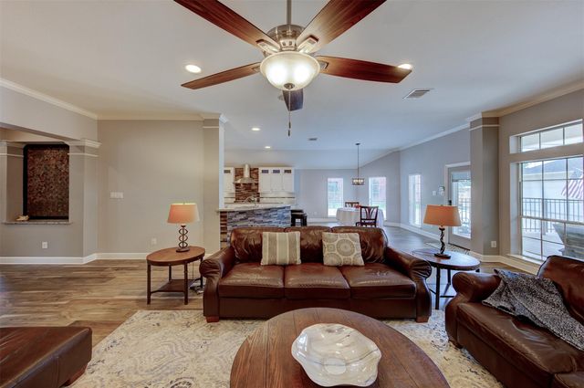 2901 Harvest Hill Drive, Friendswood, TX 77546