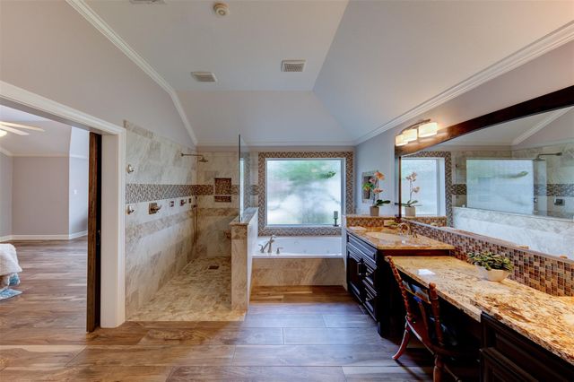 2901 Harvest Hill Drive, Friendswood, TX 77546