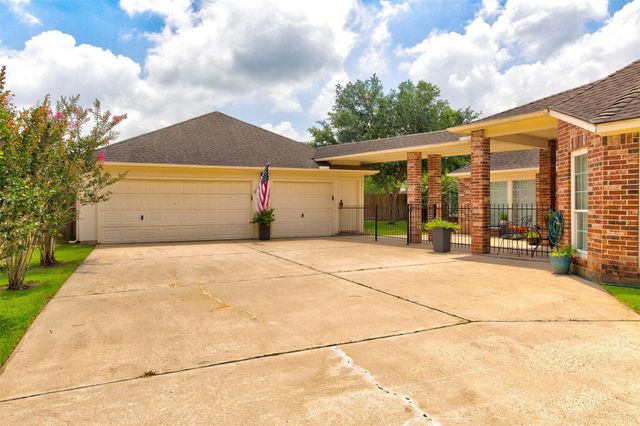 2901 Harvest Hill Drive, Friendswood, TX 77546