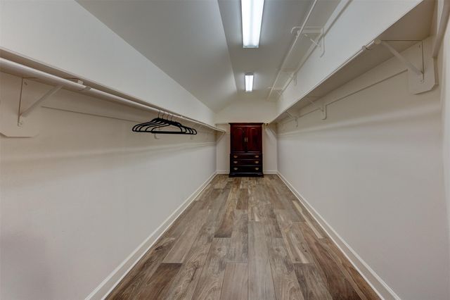 2901 Harvest Hill Drive, Friendswood, TX 77546