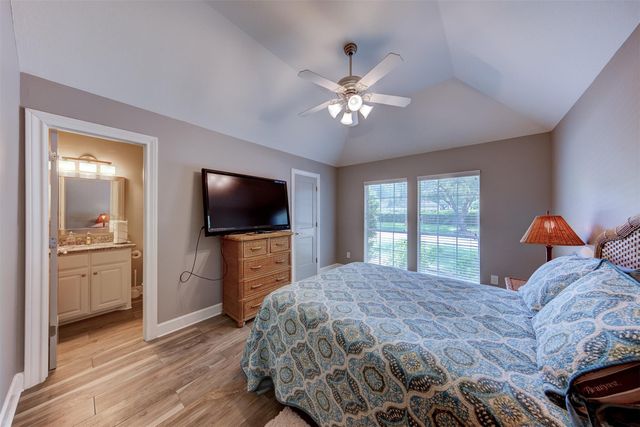2901 Harvest Hill Drive, Friendswood, TX 77546