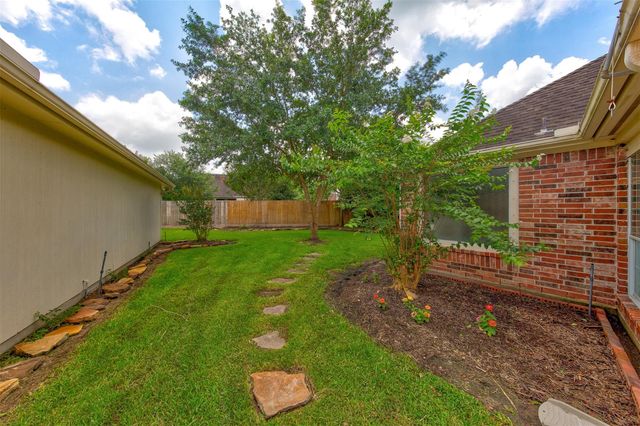 2901 Harvest Hill Drive, Friendswood, TX 77546