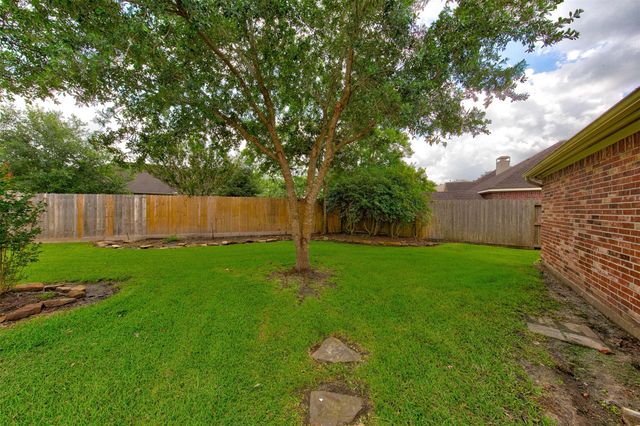 2901 Harvest Hill Drive, Friendswood, TX 77546