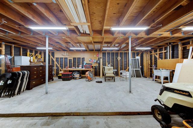 2901 Harvest Hill Drive, Friendswood, TX 77546