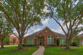 2901 Harvest Hill Drive, Friendswood, TX 77546