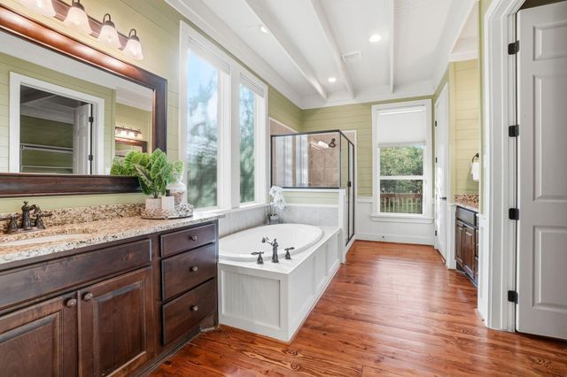 130 Canyon Oaks DR, Wimberley, TX 78676
