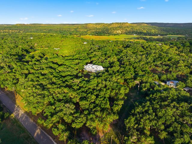 130 Canyon Oaks DR, Wimberley, TX 78676