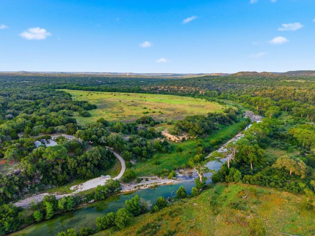 130 Canyon Oaks DR, Wimberley, TX 78676
