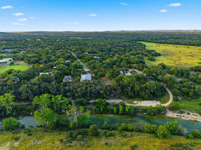 130 Canyon Oaks DR, Wimberley, TX 78676