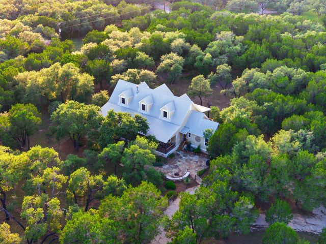 130 Canyon Oaks DR, Wimberley, TX 78676