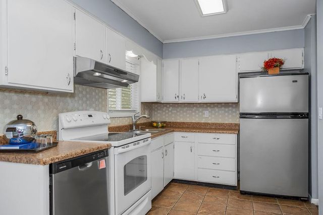 4542 W 50th Street, Roeland Park, KS 66205